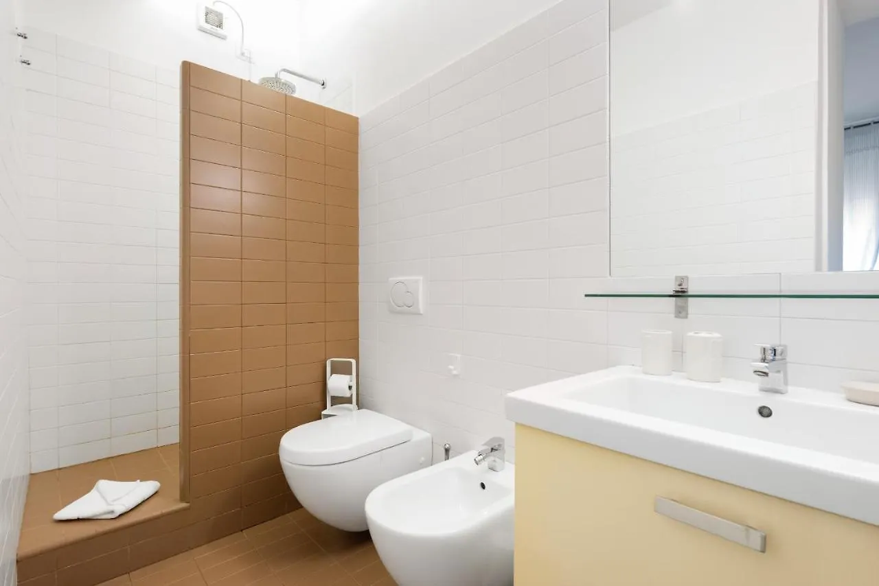 Flats4Rent Delia Apartment Verona 0*,